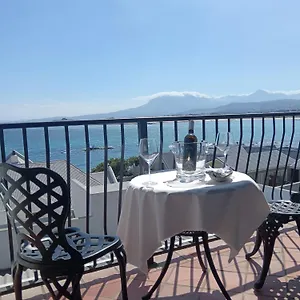 berg-en-zee-guesthouse.hotels-capetown.com/