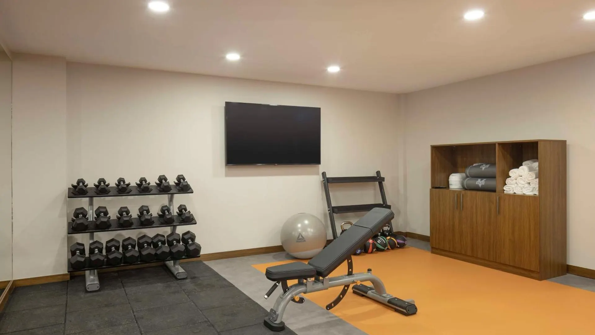 Hampton By Hilton Istanbul Airport, Arnavutkoy Hotel