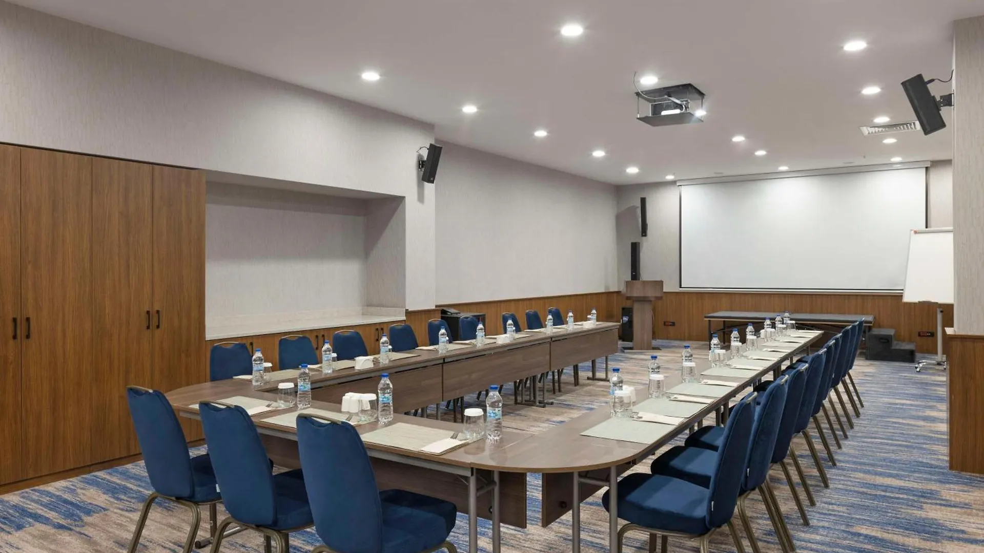 Hampton By Hilton Istanbul Airport, Arnavutkoy Hotel