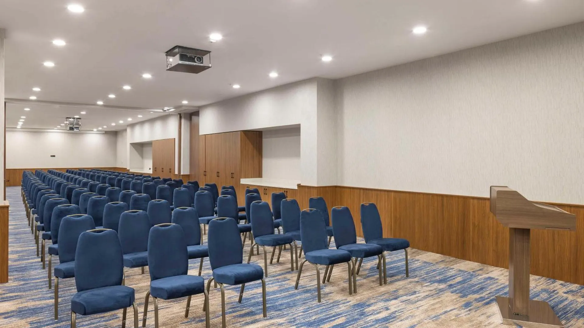 Hampton By Hilton Istanbul Airport, Arnavutkoy Hotell